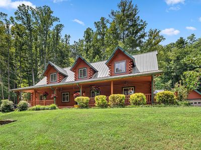 647 Allstar Ln, Hendersonville, NC, 28739