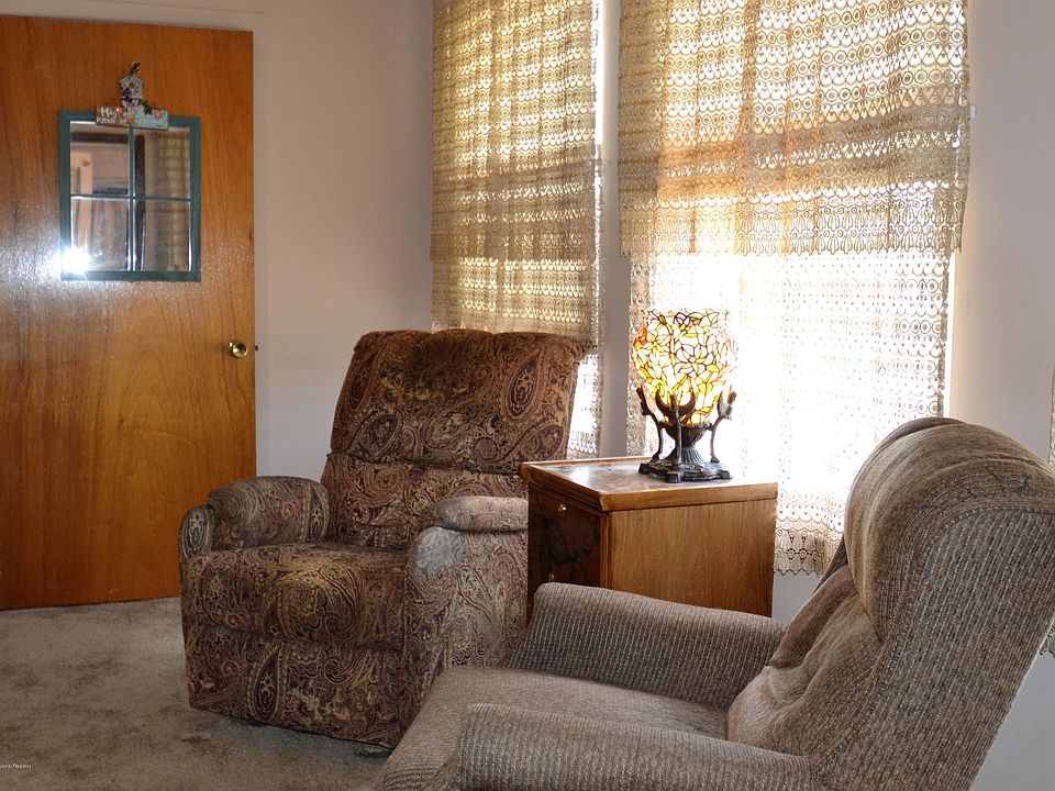 2nd image of 1670 Yorktowne Blvd
