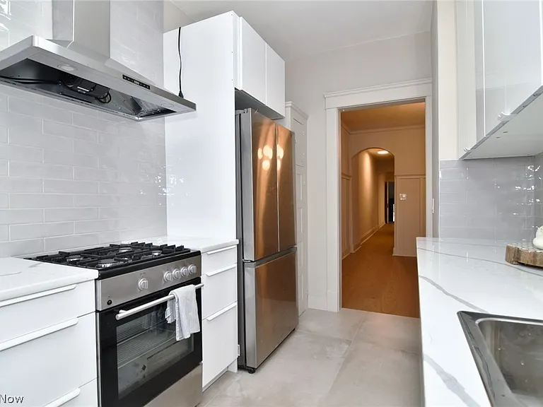 2272 Grandview Ave #2 — Photo 12