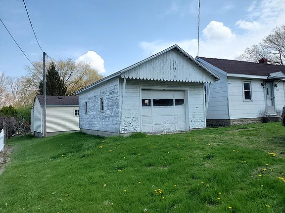 4th image of 629 Mires Ln