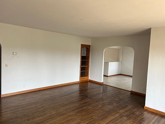 4th image of 903 S Mulford Rd