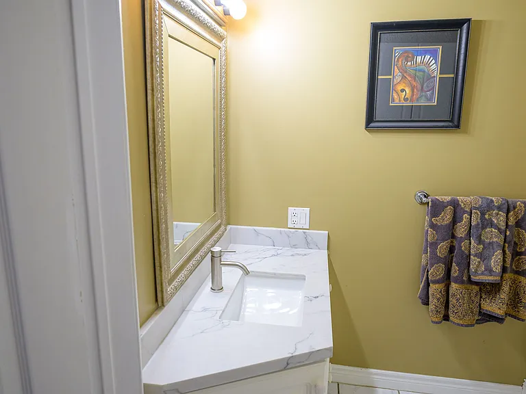 317 Queen St #302 — Photo 22