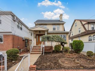 8-11 150th St, Whitestone, NY 11357