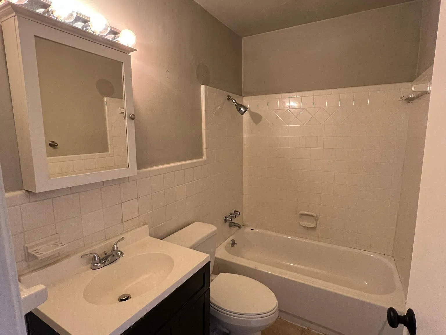 3 bed, 2050 sqft, $2,175 — Photo 4