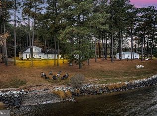 405 Courtney Ln, Callao, VA 22435