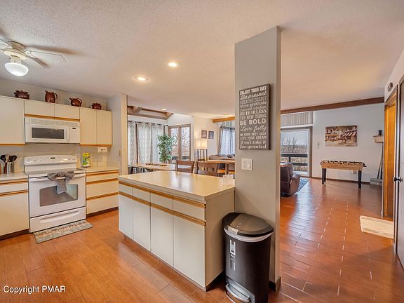 4th image of 276 Overlook Way