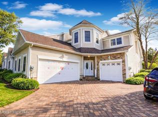 15 Topside Ln, Staten Island, NY 10309