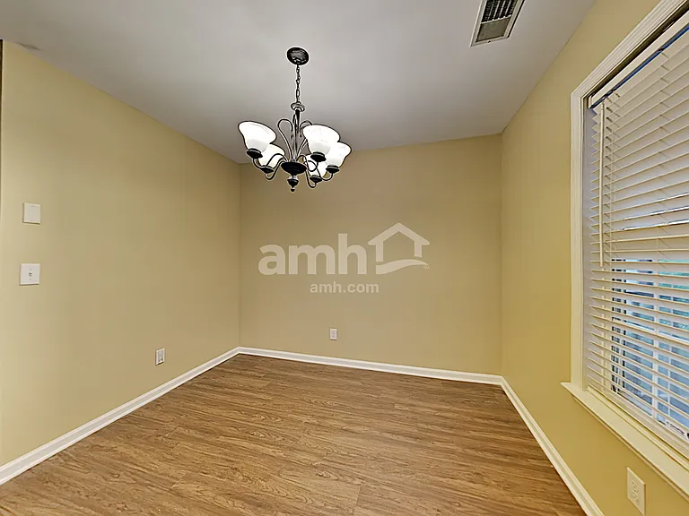 103 Homestead Ln — Photo 9