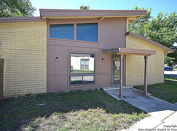 2nd image of 9515 Gloria Dr