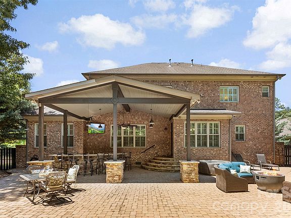 4th image of 3411 Stags Leap Way