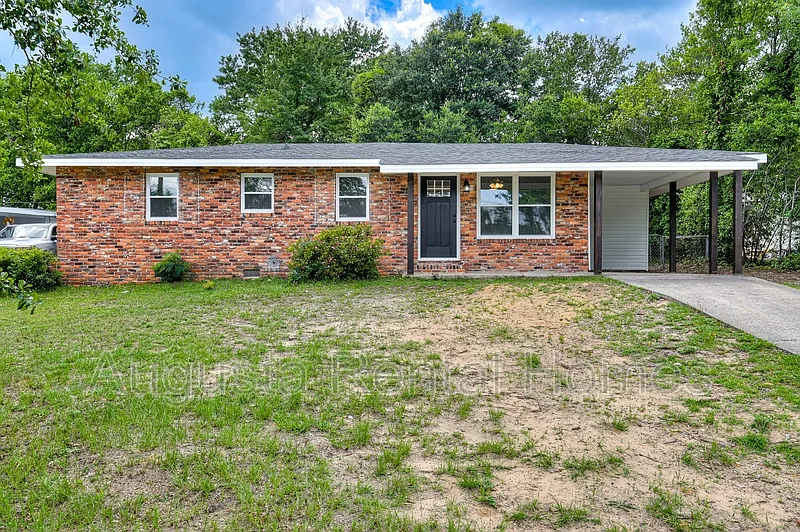 3 bed, 1.5 bath, 1145 sqft, $1,425 — Photo 1