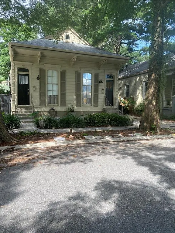 2 bed, 950 sqft, $2,100 — Photo 1