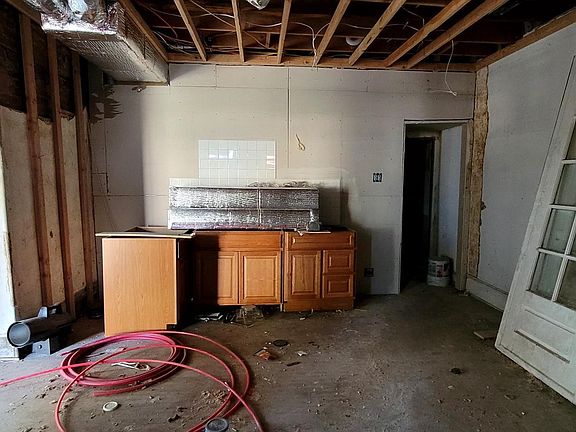 4th image of 308 W Olney Ave