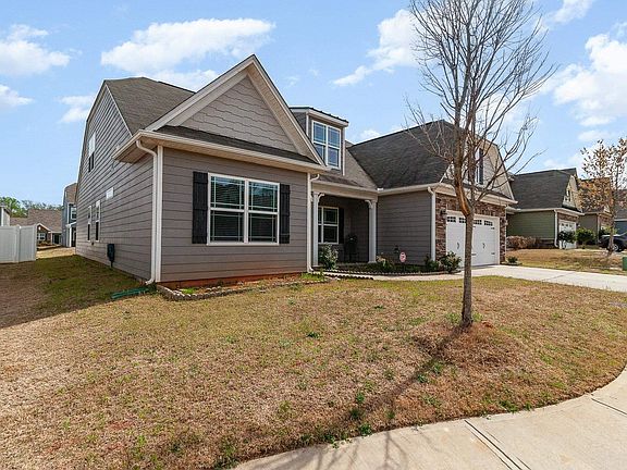 2nd image of 509 Daisy Hill Ln