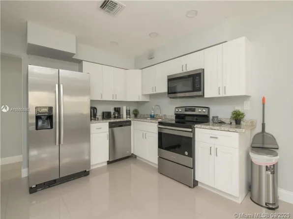 821 Himmarshee St, Fort Lauderdale, FL 33312