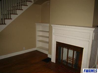 2nd image of 1121 Warren St