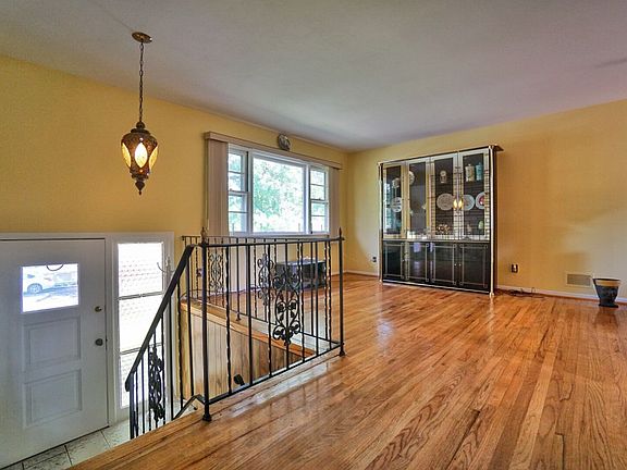 4th image of 123 Abingdon Ave