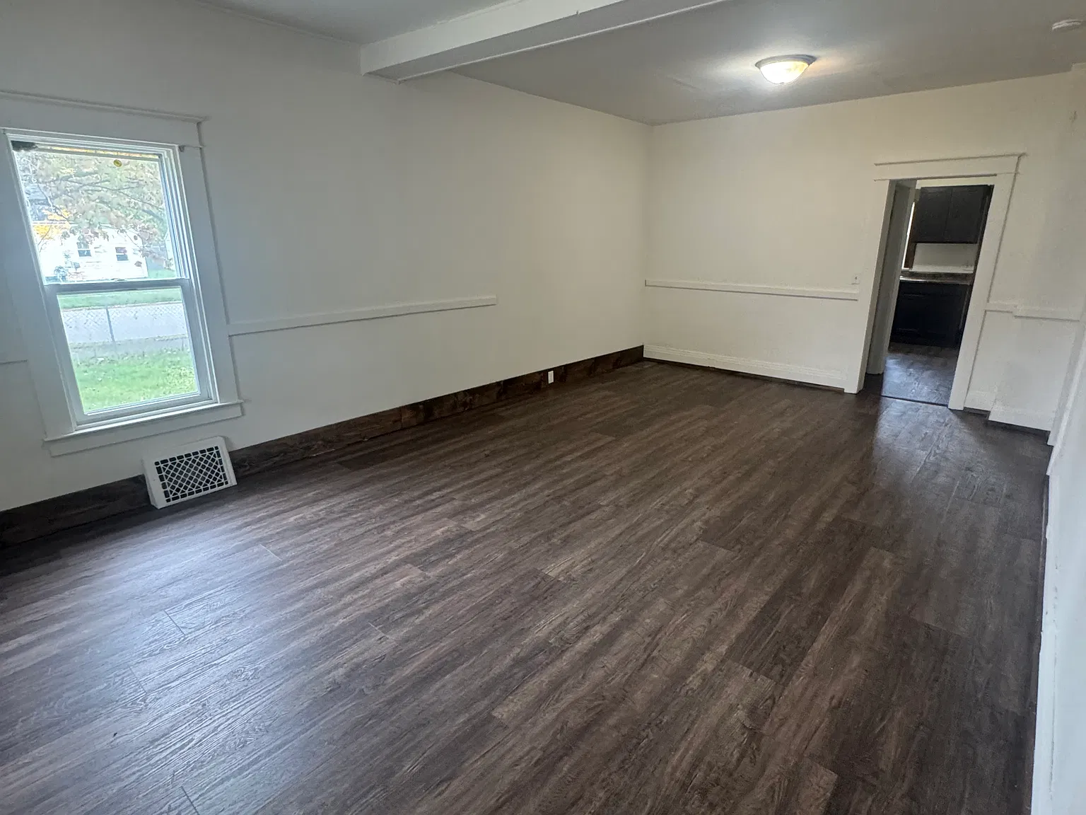 2 bed, 882 sqft, $1,000 — Photo 3