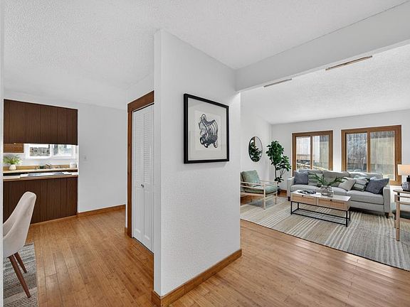 5th image of 3720 Station St