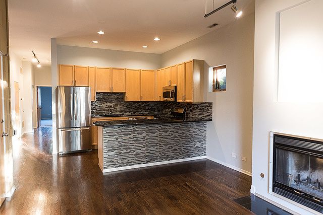 1st image of 1659 N Oakley Ave APT 2