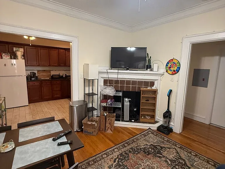 25 Park Vale Ave #11 — Photo 2