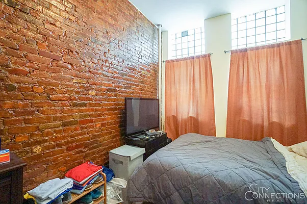 Rented by City Connections Realty | media 27