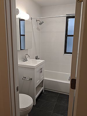 5th image of 10 W 65th St #4FG