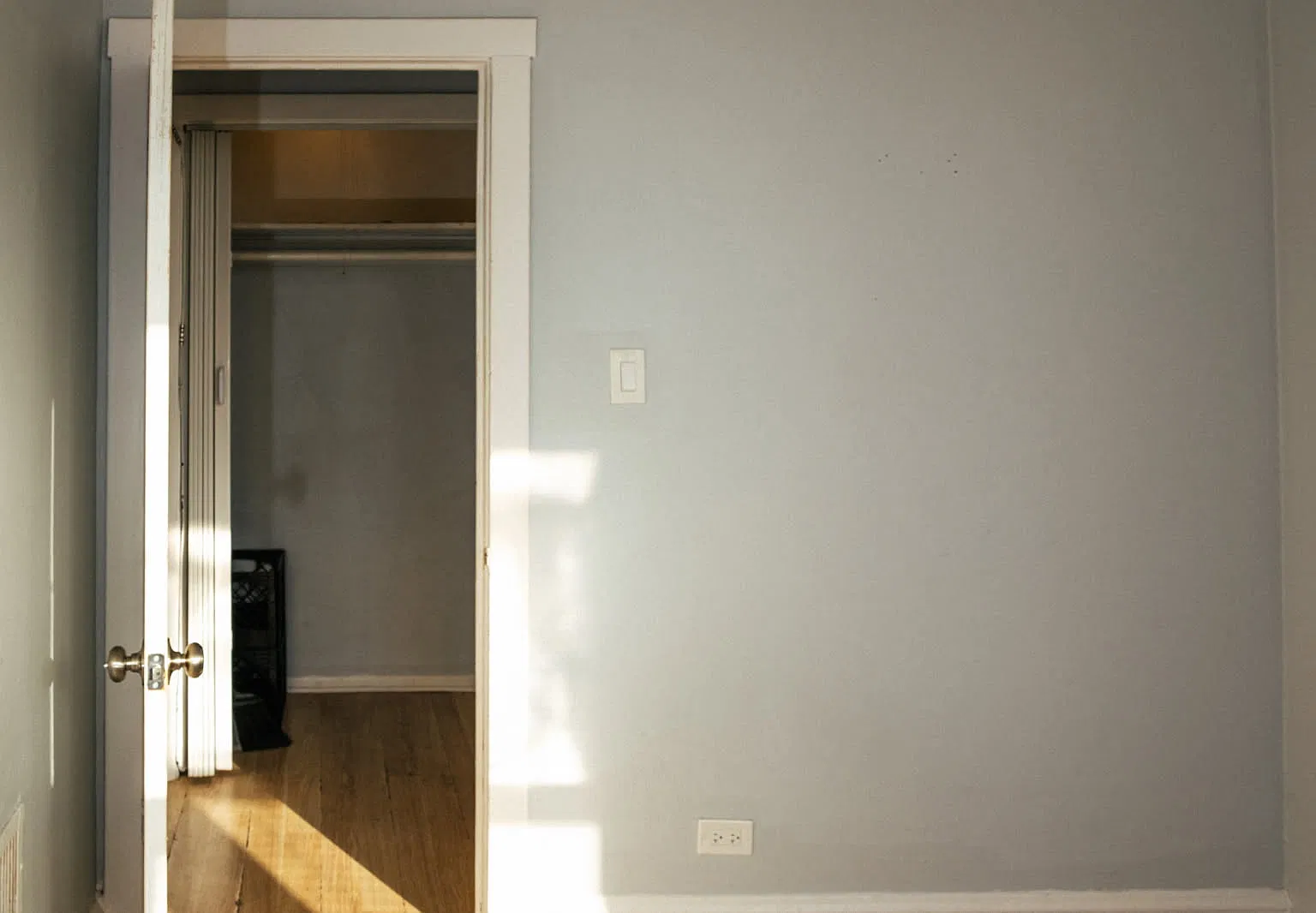 1 bed, 900 sqft, $1,050 — Photo 4