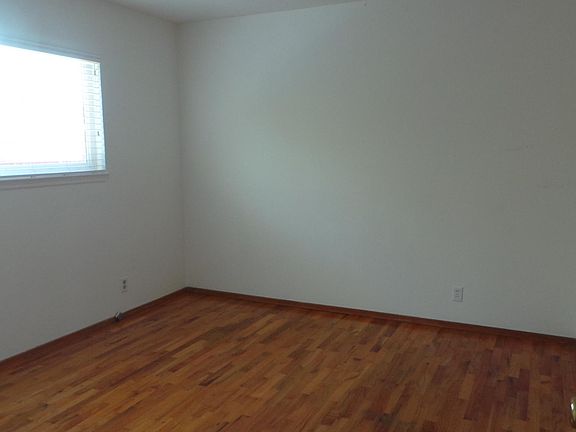 3rd image of 20570 Rodrigues Ave