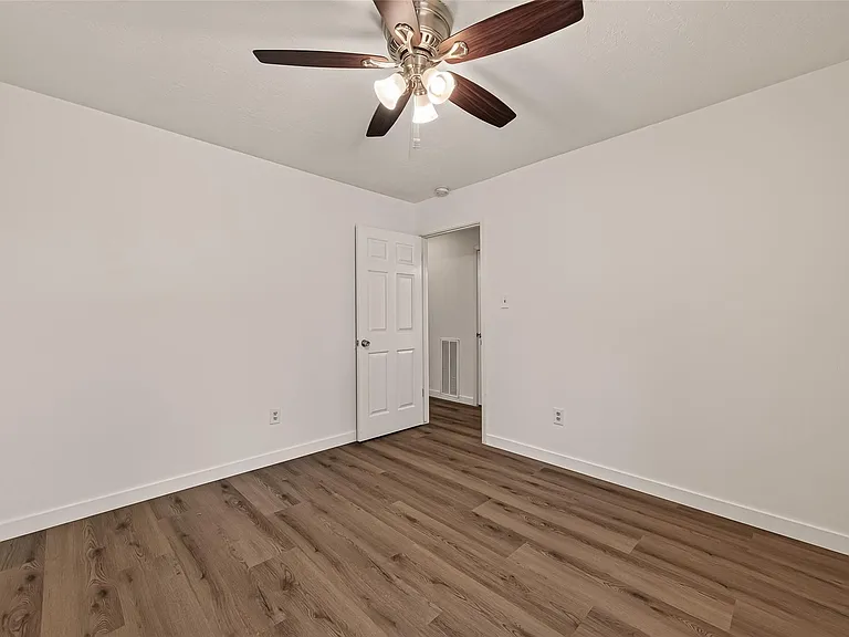 313 Stratmore Dr — Photo 14