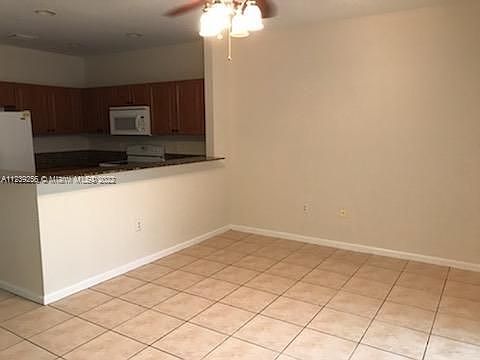 3rd image of 2712 SW 82nd Ave #105