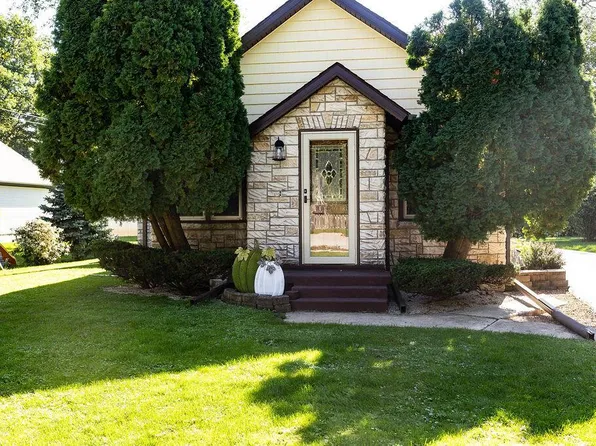 W348N5160 Elm AVENUE, Okauchee, WI 53069