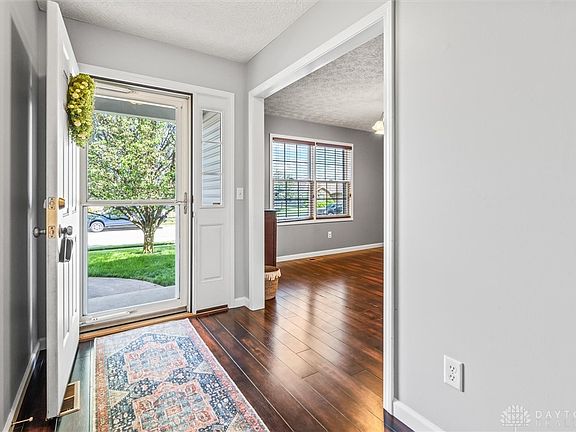 3rd image of 1124 Parkview Dr
