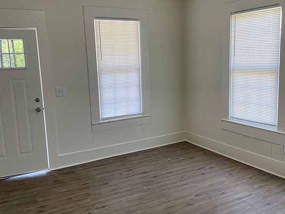 5th image of 220 18th St APT 1