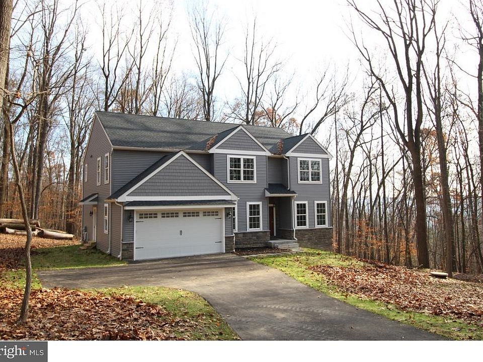 1st image of 2 Longwood Dr