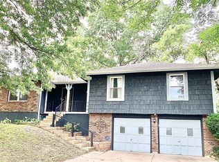 308 NW Shamrock Ave, Lees Summit, MO 64081