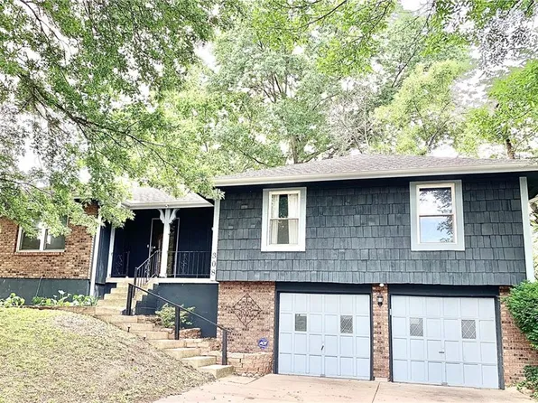 308 NW Shamrock Ave, Lees Summit, MO 64081