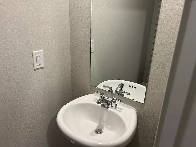 1190 NW Williamsburg Ln — Photo 10