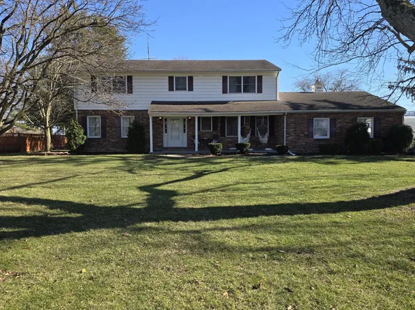 155 Orchard Ln, Napoleon, OH 43545
