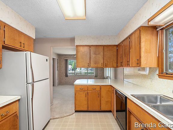 3rd image of 17415 Thunder Bay Dr