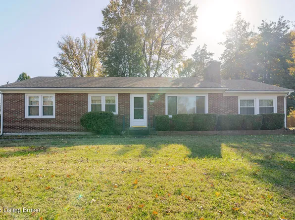 10024 Prairie Dr, Louisville, KY 40272