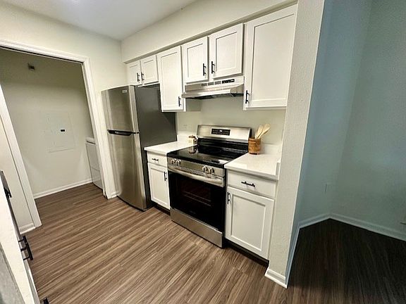 3rd image of 1811 Green Forest Run APT 109