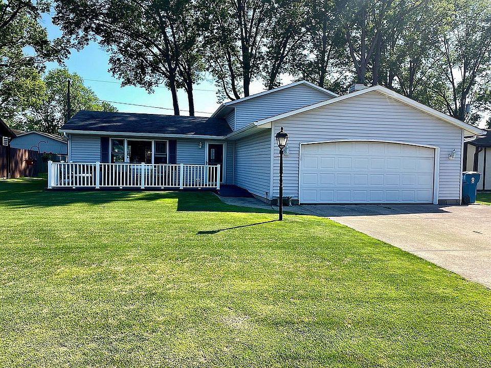 1st image of 1825 Gloucester Dr