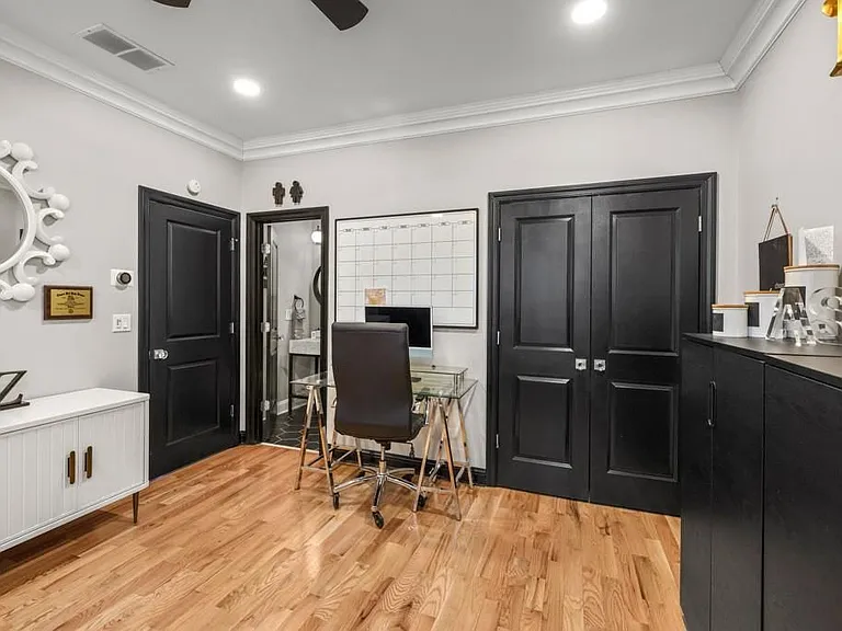 9937 Mancunian Way — Photo 33