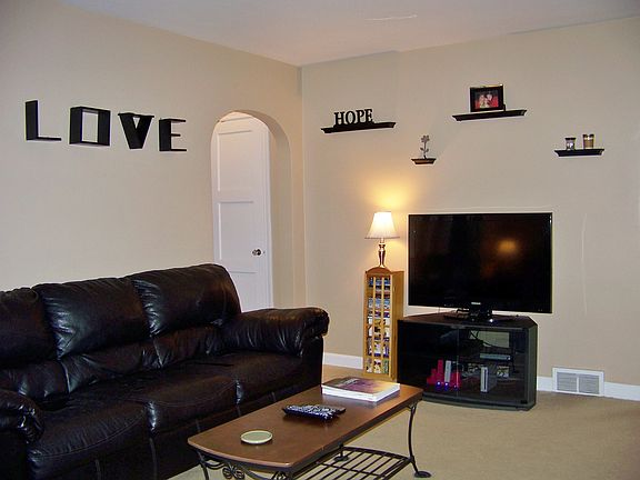 3rd image of 2465 Shunk Ave