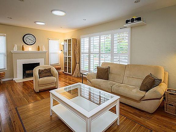 3rd image of 3902 Donner Street