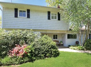 5 Fenwood Rd, Huntington Station, NY 11746