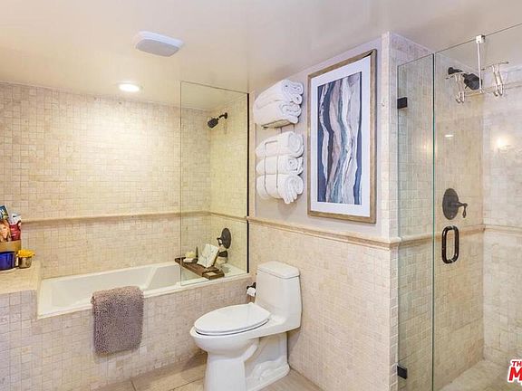 4th image of 10390 W La Grange Ave #102