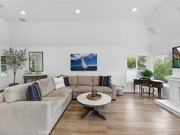 2nd image of 7 E Yale Loop