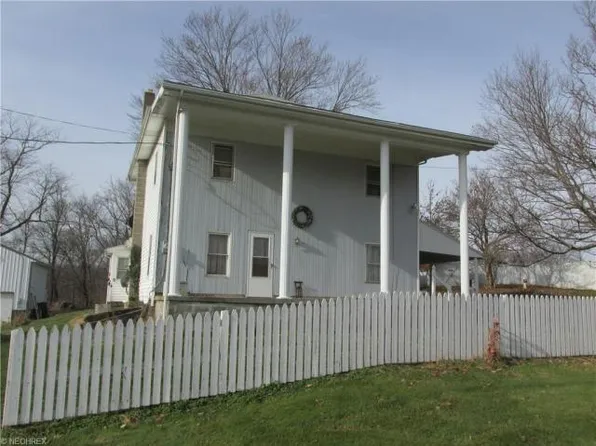 5761 Dana Rd SW, Sherrodsville, OH 44675